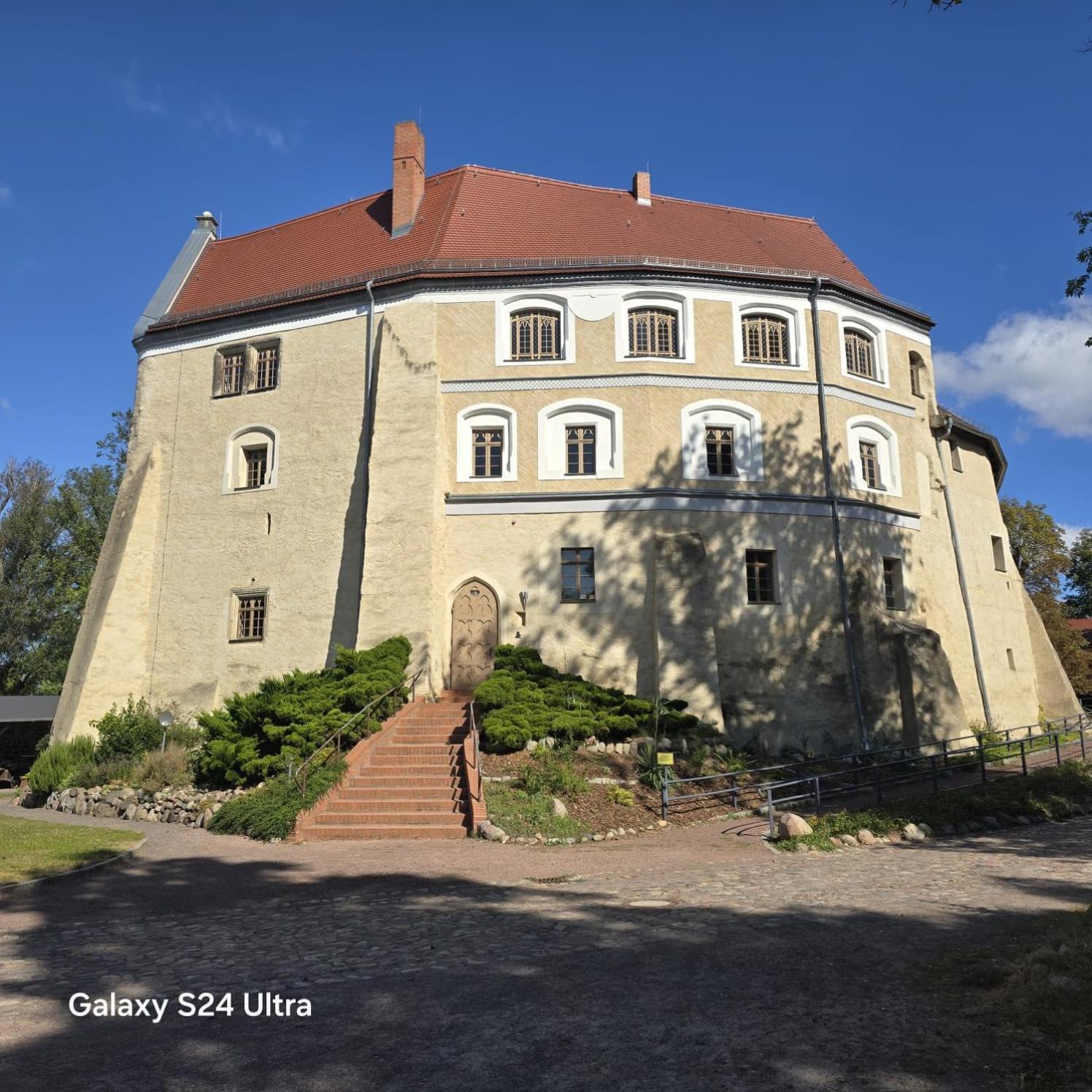 City Apart - Fewo Klimaanlage Whirpool Panoramafenster 5 Personen Kulturdenkmal Dessau-Rosslau 外观 照片